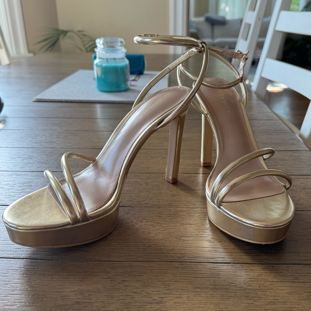 BCBGENERATION Kendi Metallic Loop Sandals NEW Size 8.5